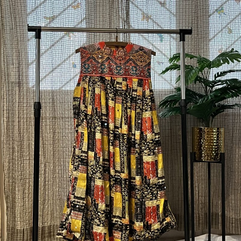 Sleeveless dress long